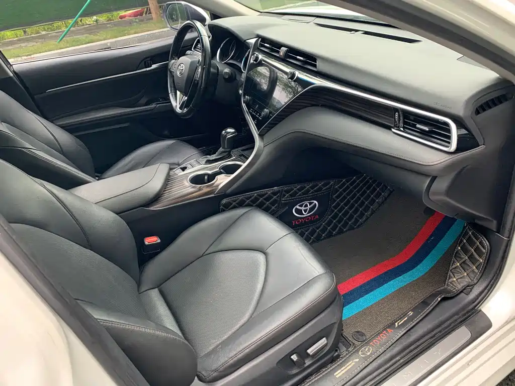 Toyota Camry 2020 — фото 21