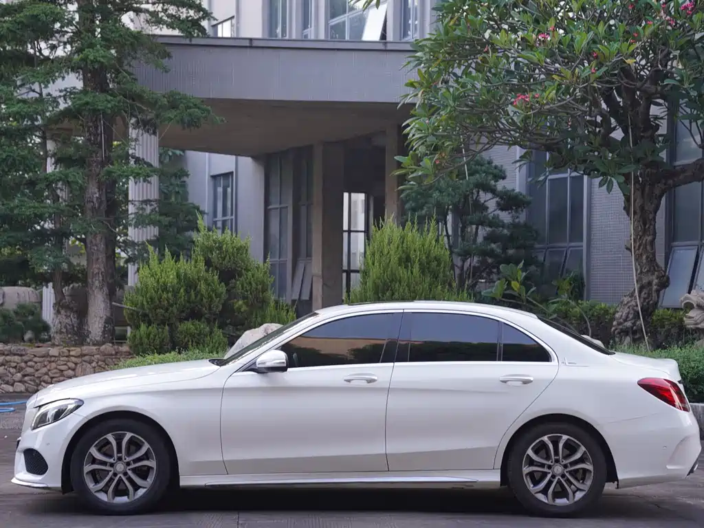 Mercedes-Benz C-Class 2017