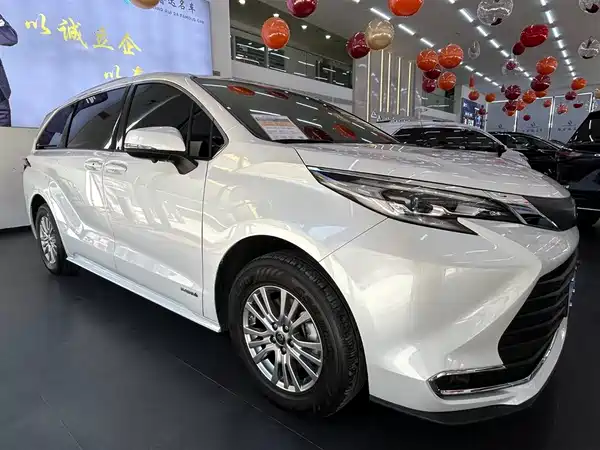 Toyota Sienna 2024