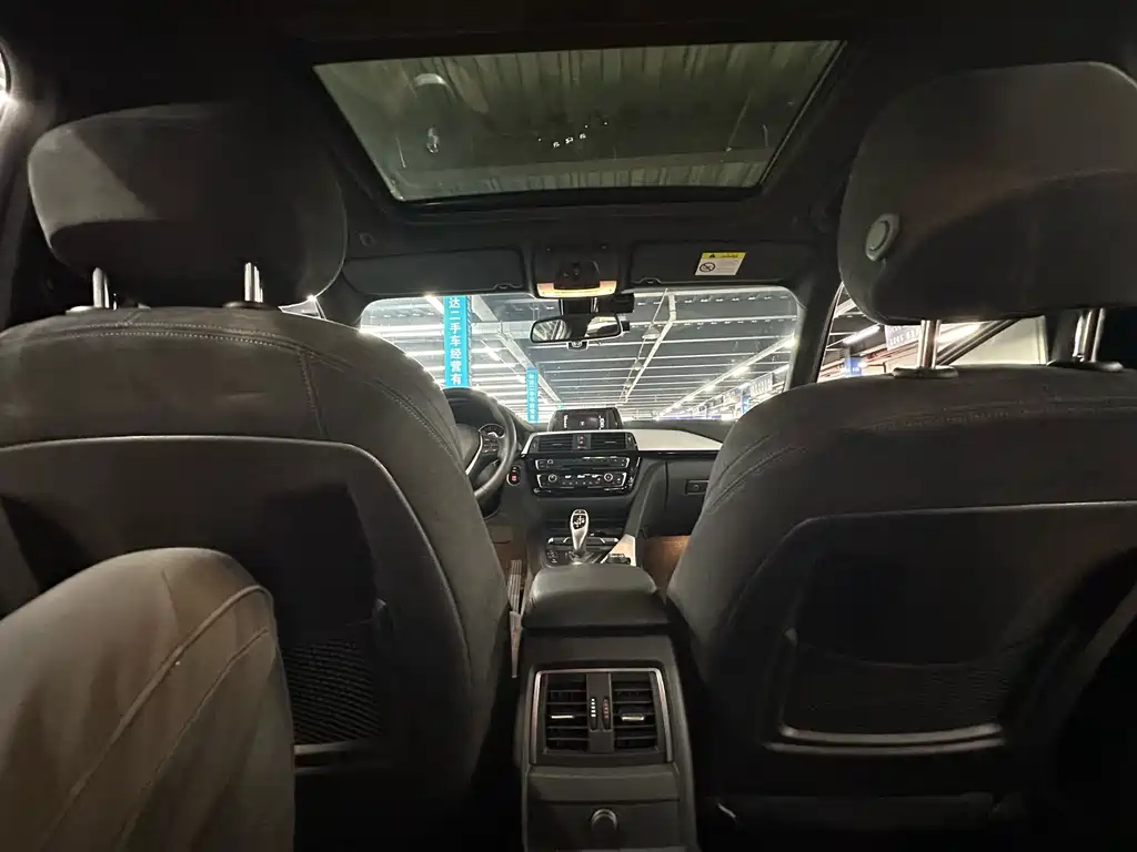 BMW 3 Series 2017 — фото 15