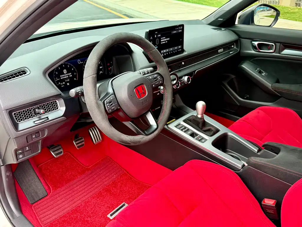 Honda Civic 2025 — фото 12
