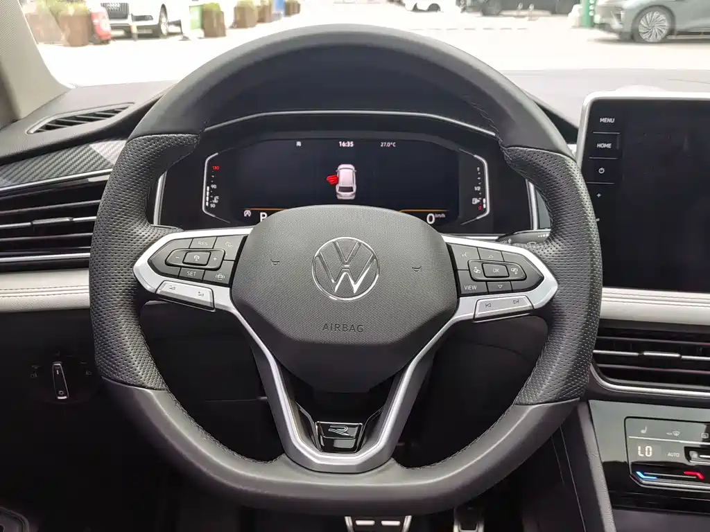 Volkswagen Tiguan L 2024