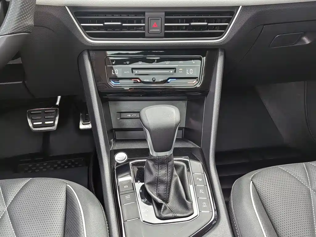 Volkswagen Tiguan L 2024