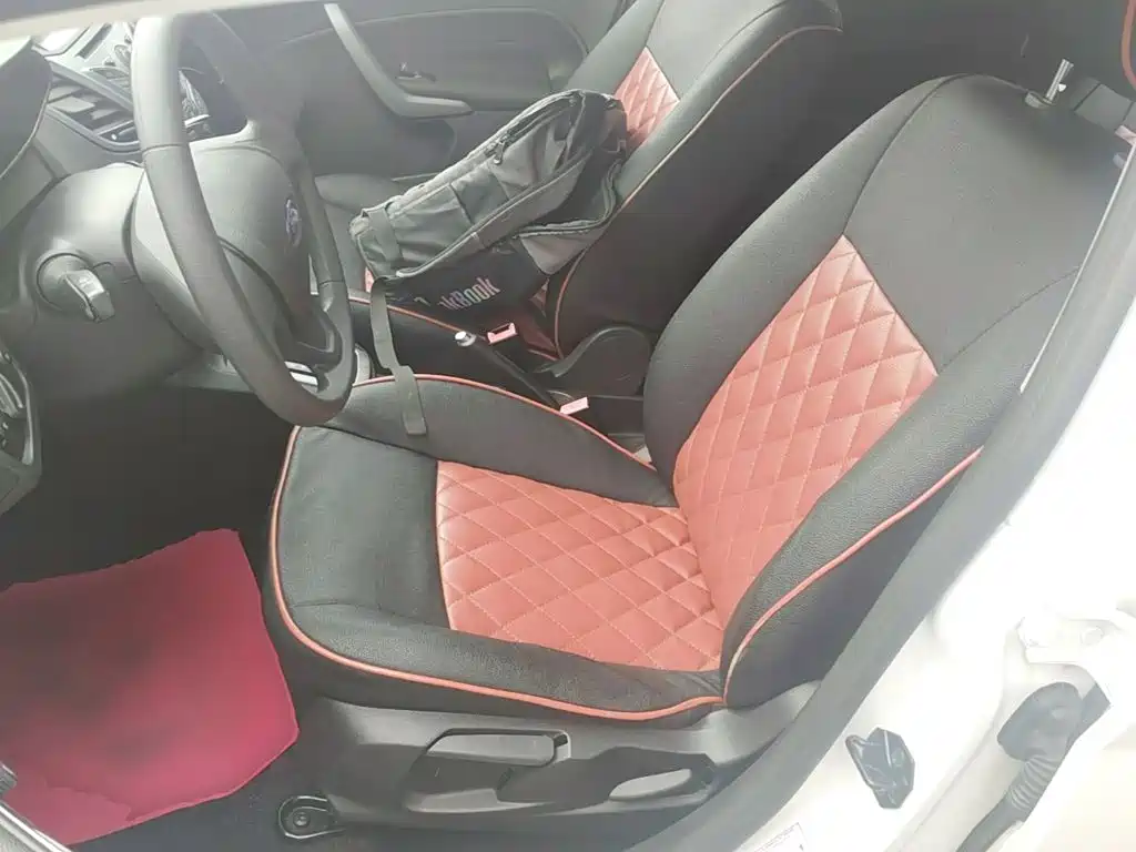 Ford Fiesta 2015 — фото 15
