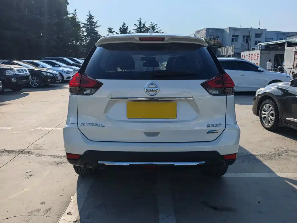 Nissan X-Trail 2018 — фото 15