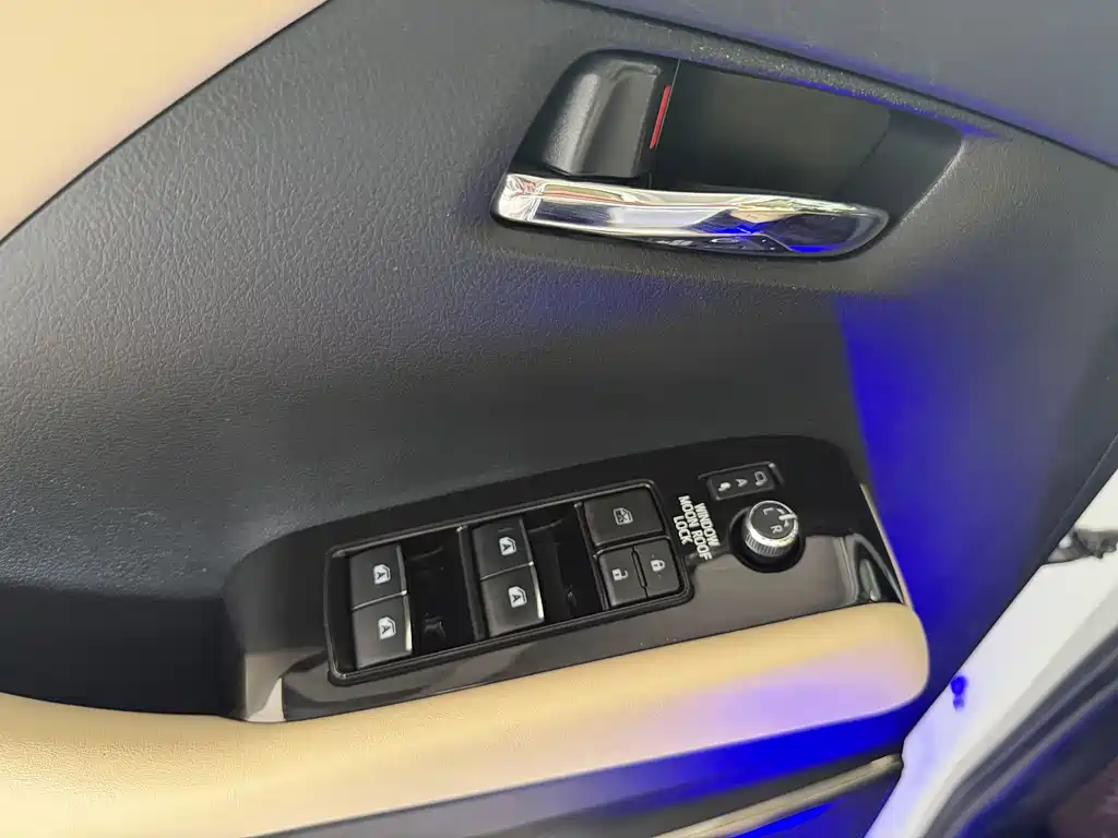 Toyota Vellfire 2021 — фото 18
