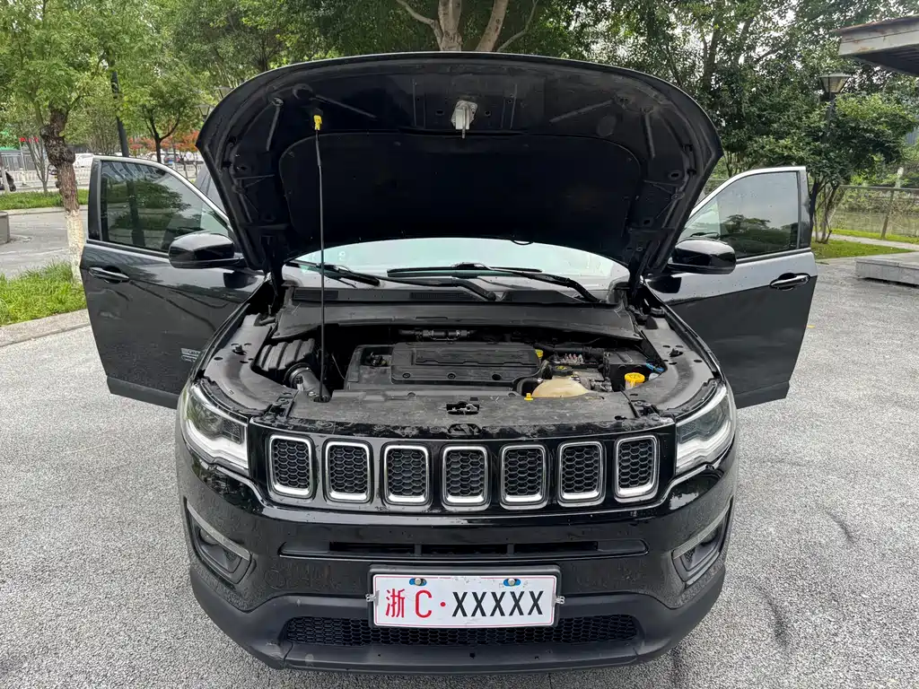 Jeep Compass 2017 — фото 20