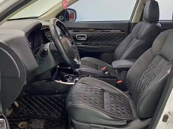 Mitsubishi Outlander 2021