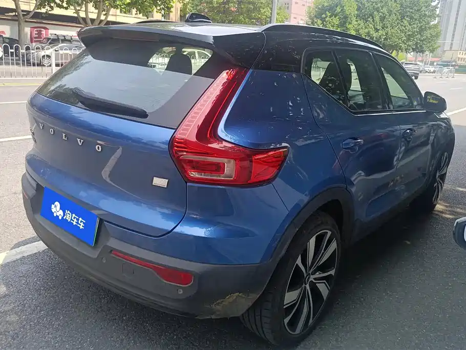 Volvo XC40 NEV 2021 — фото 3