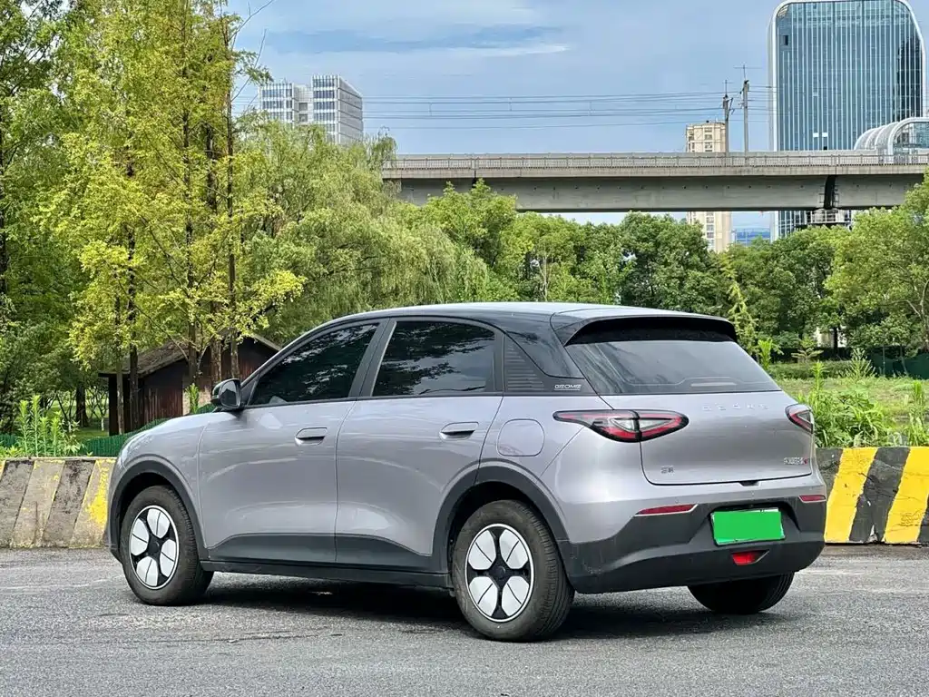 Geely Galaxy Starwish 2025 — фото 4