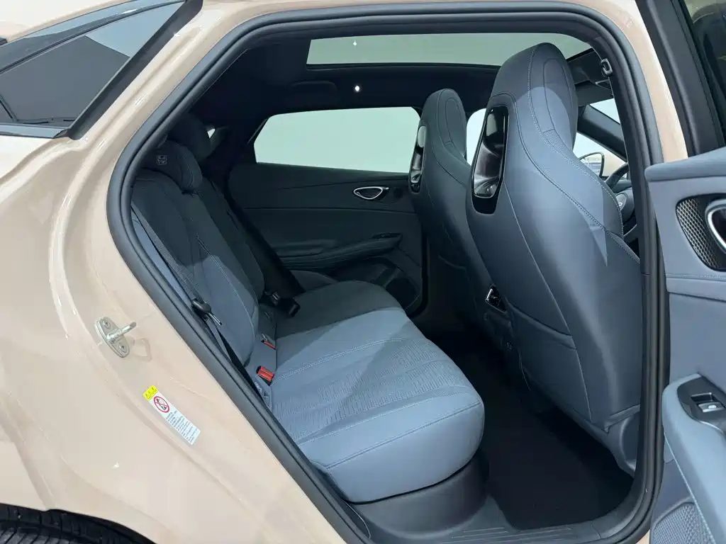 BYD Seal 06GT 2025 — фото 18