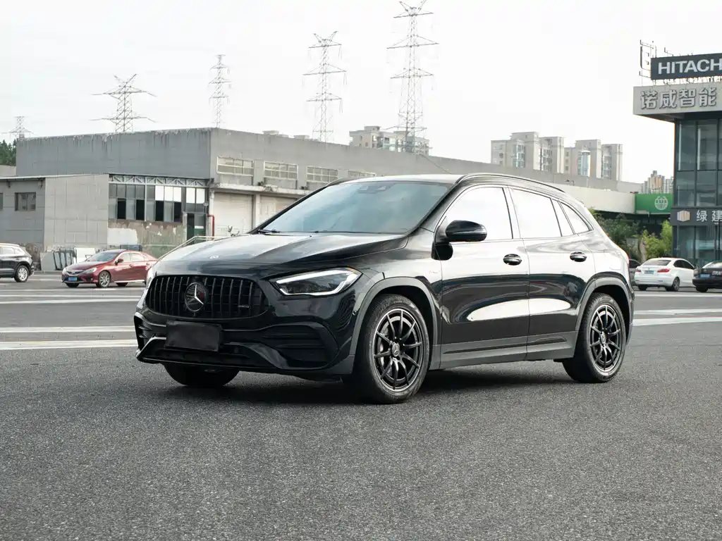 Mercedes-Benz GLA AMG 2021