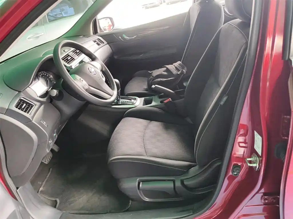 Nissan Tiida 2019 — фото 15