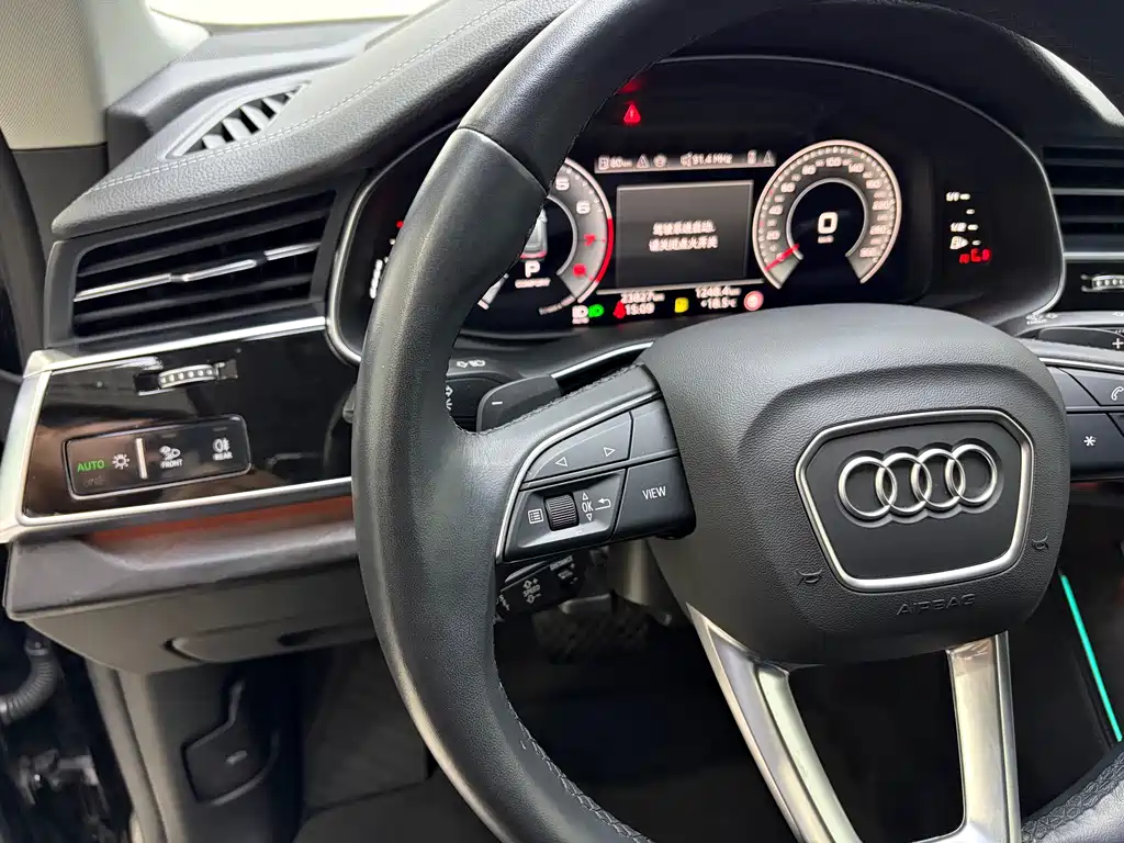 Audi Q8 2024 — фото 13