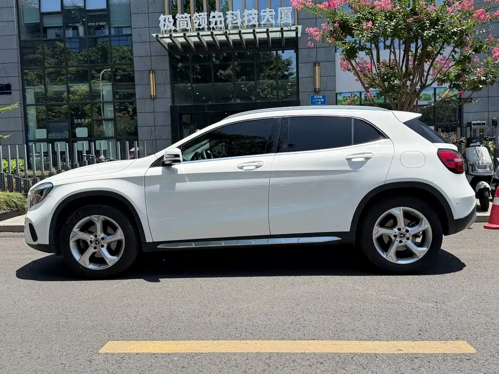 Mercedes-Benz GLA 2019