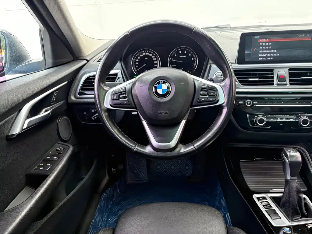 BMW 1 Series 2018 — фото 18