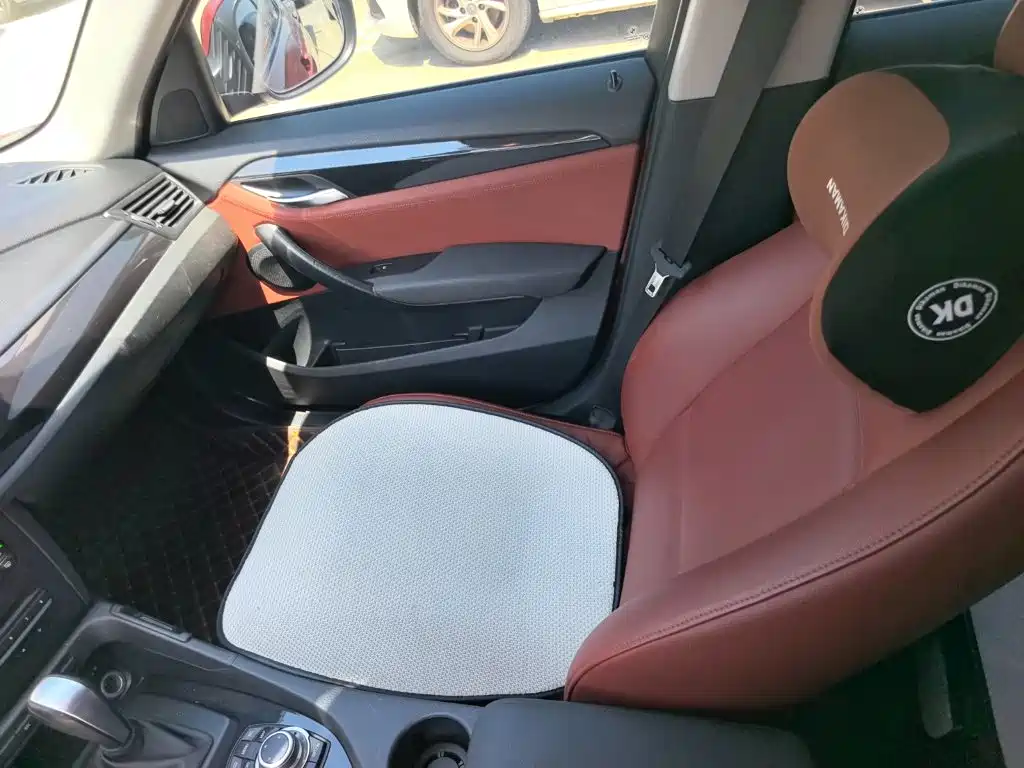 BMW X1 2011 — фото 11
