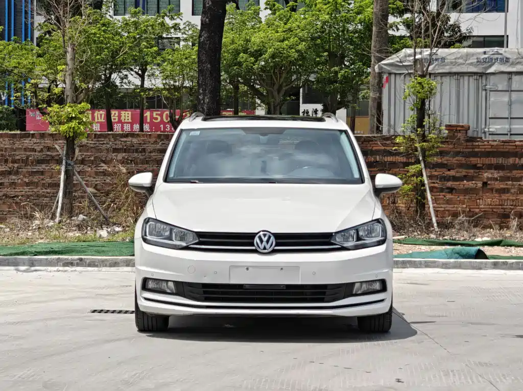Volkswagen Touran 2018 — фото 2