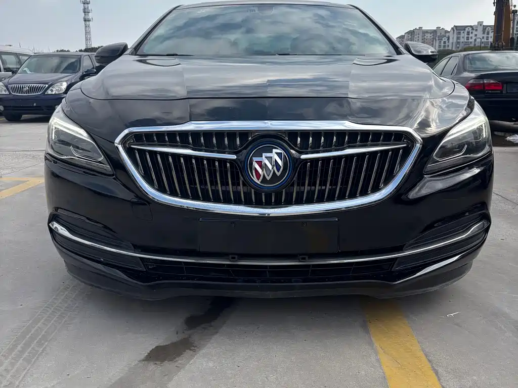 Buick LaCrosse 2019 — фото 1