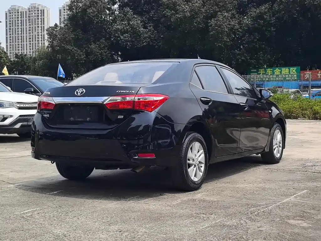 Toyota Corolla 2014 — фото 12