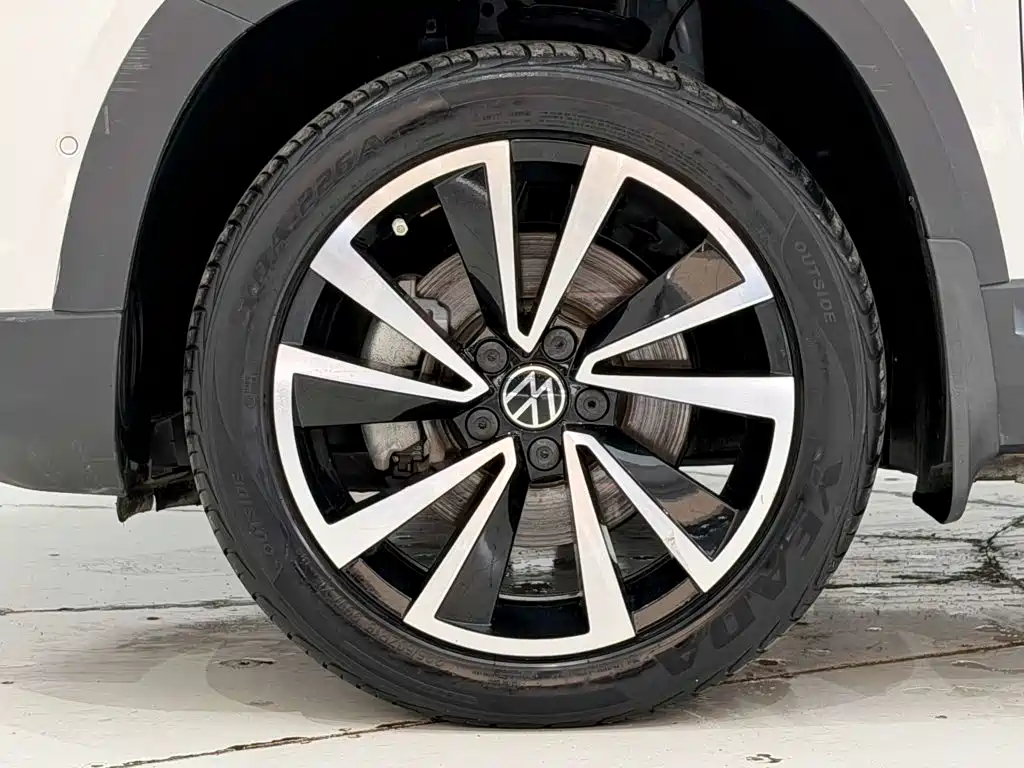Volkswagen Tharu 2022 — фото 11