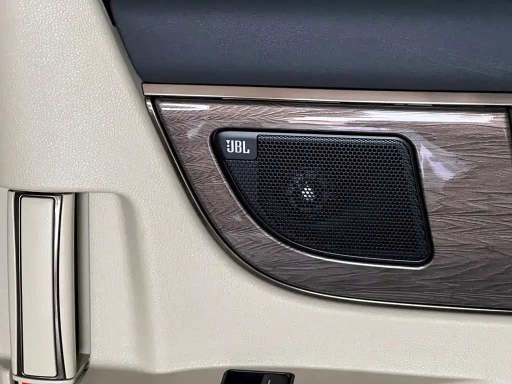 Toyota Vellfire 2025 — фото 29