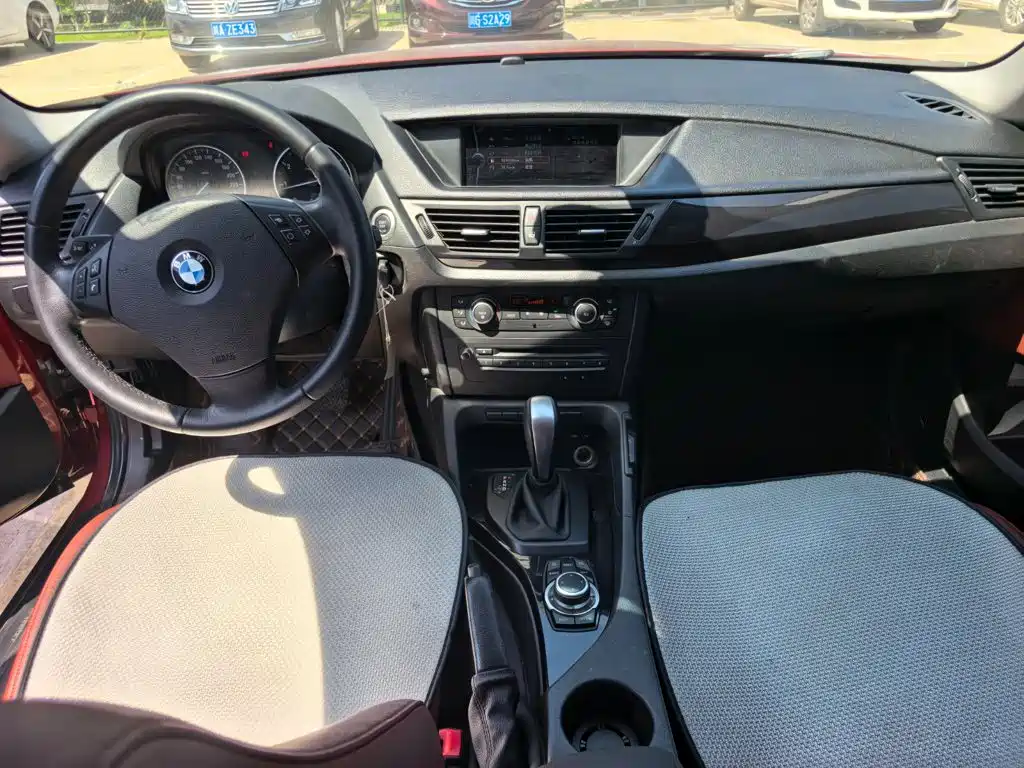 BMW X1 2011 — фото 10