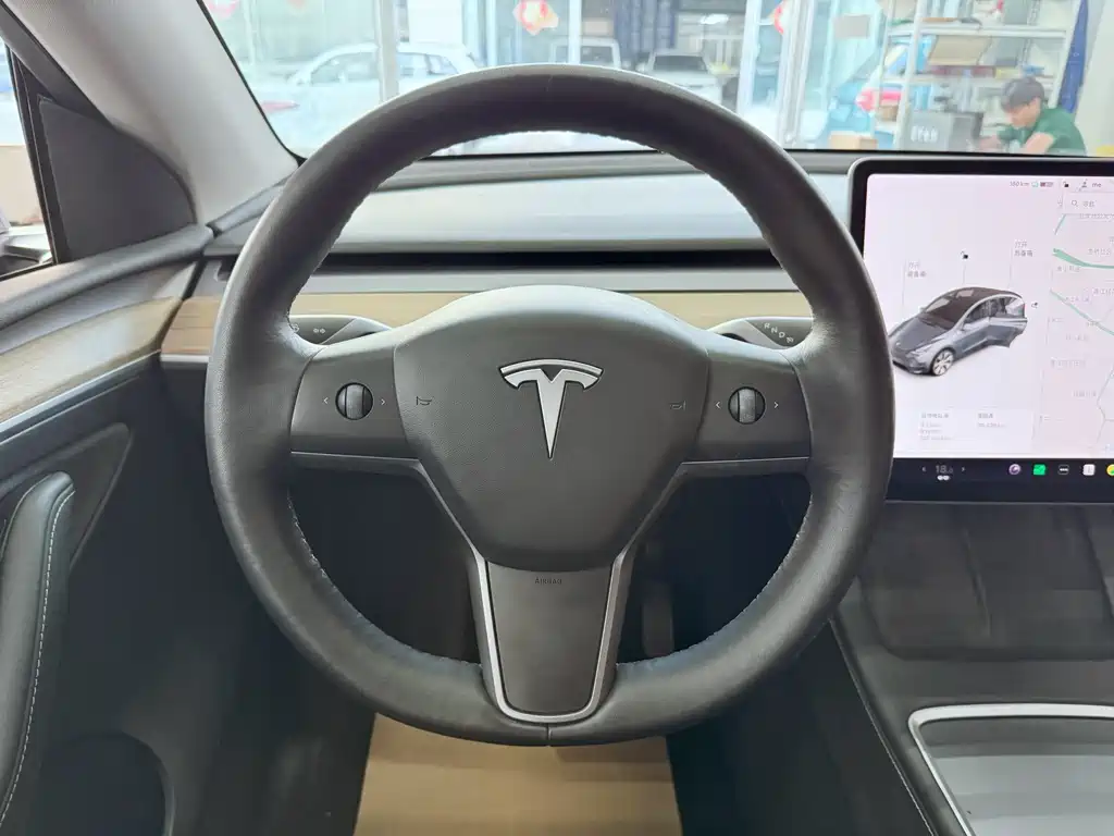 Tesla Model Y 2021 — фото 12