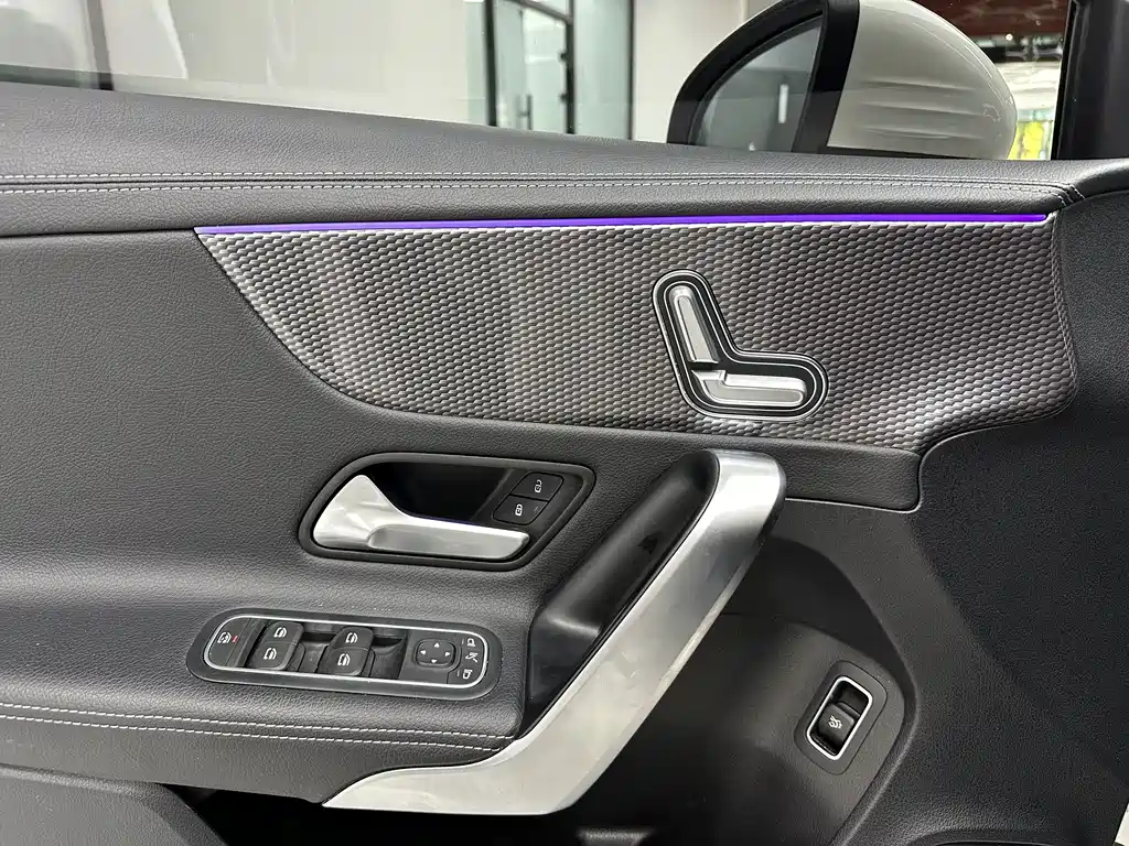 Mercedes-Benz A-Class 2023 — фото 16