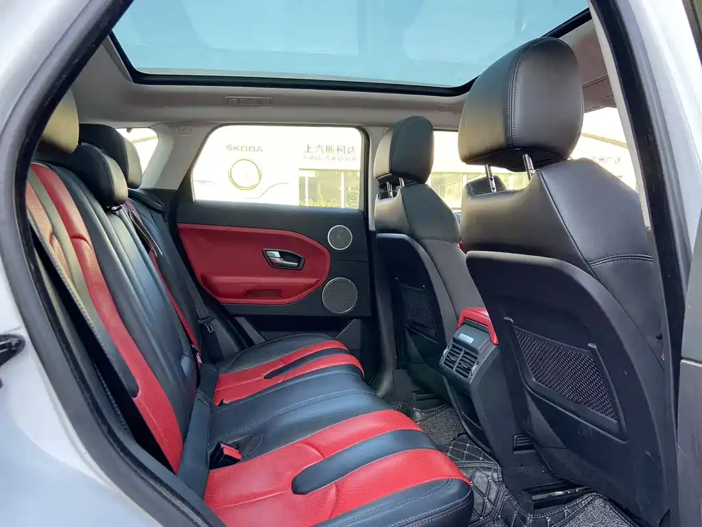 Land Rover Evoque 2015 — фото 16