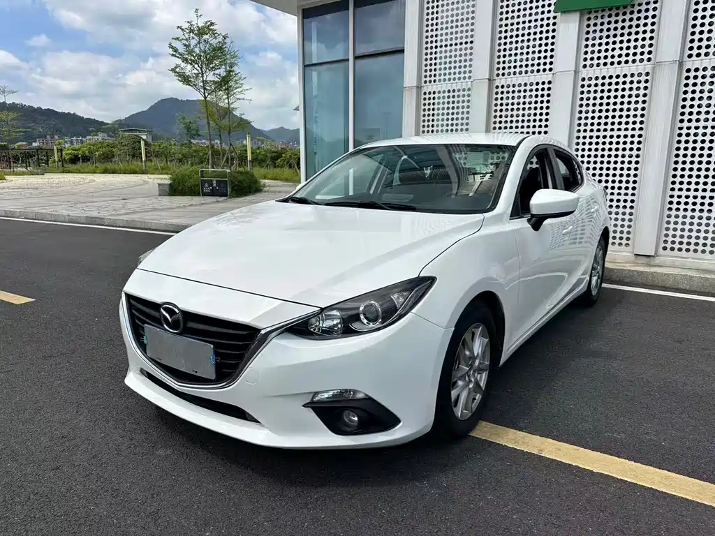 Mazda 3 Axela 2016 — фото 20
