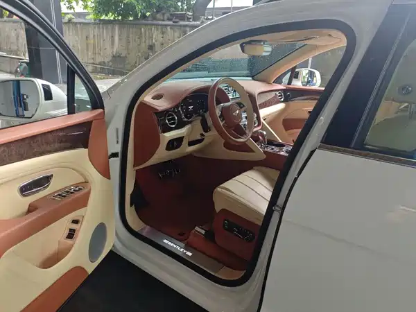 Bentley Bentayga 2021