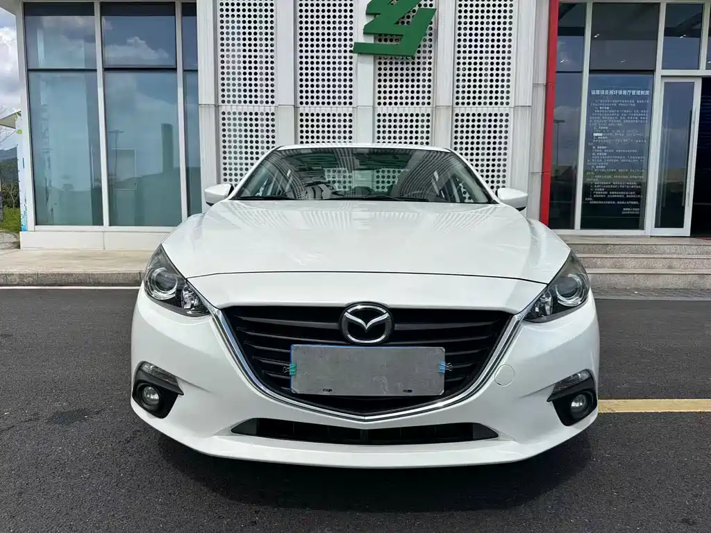 Mazda 3 Axela 2016 — фото 21