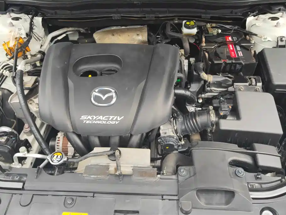 Mazda 3 Axela 2019 — фото 10