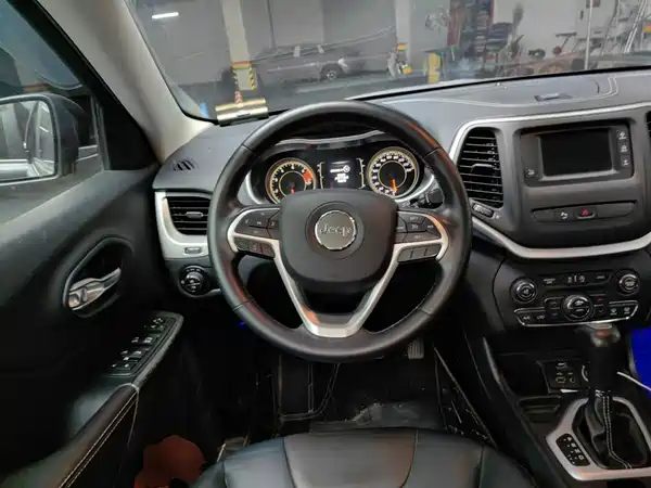 Jeep Cherokee 2016