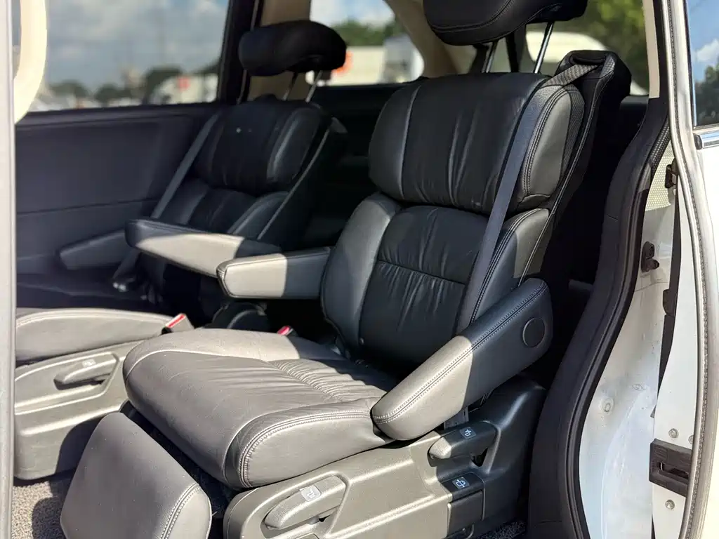 Honda Odyssey 2018 — фото 20