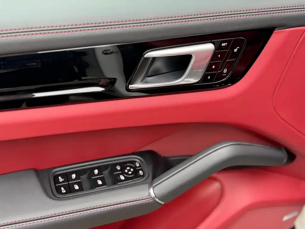 Porsche Cayenne 2019 — фото 10