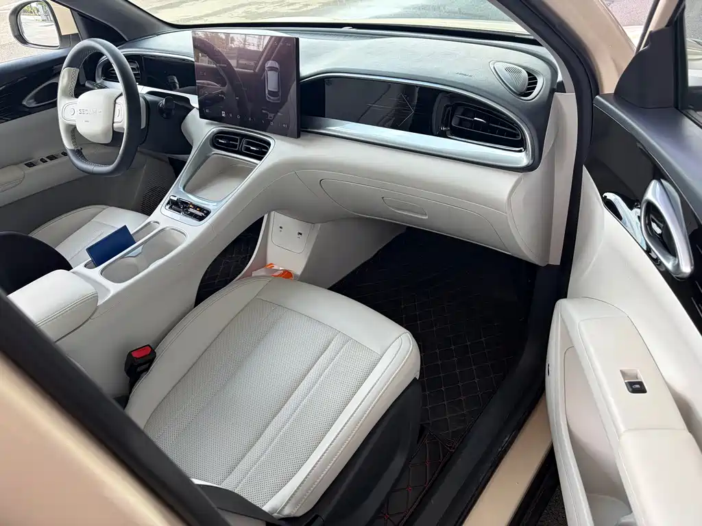 Geely Galaxy Starwish 2025 — фото 6