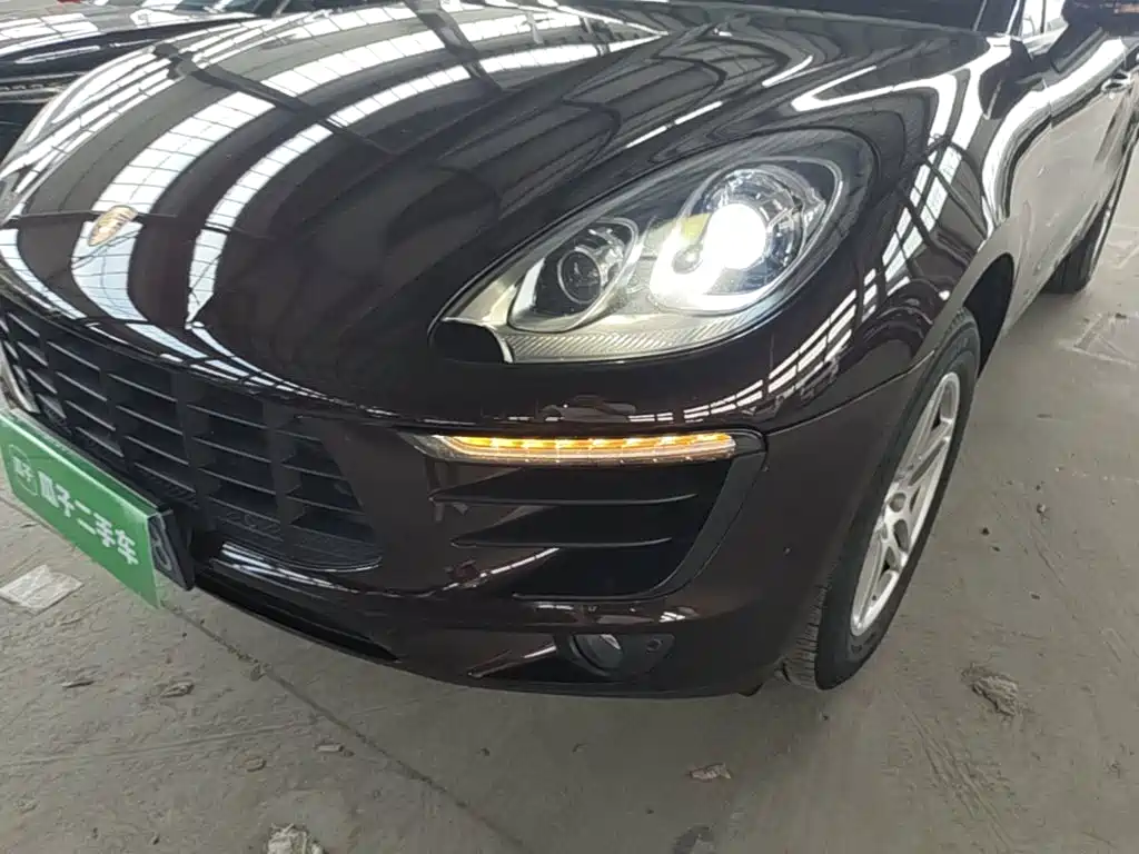 Porsche Macan 2018 — фото 24