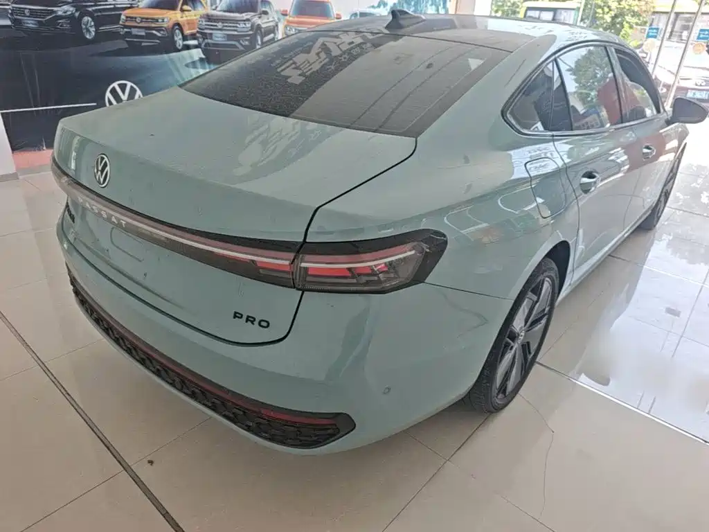 Volkswagen Passat 2024