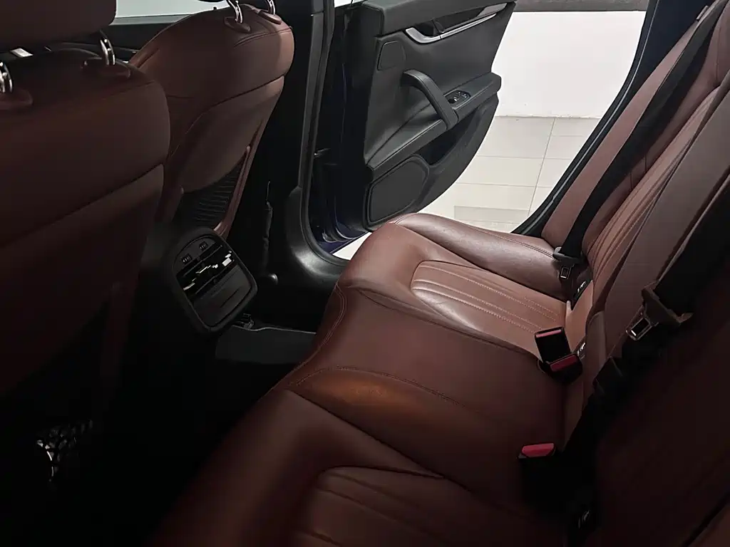 Maserati Ghibli 2015 — фото 11