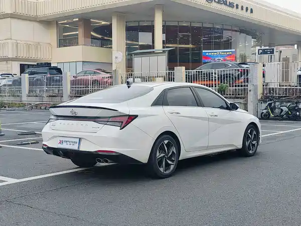 Hyundai Elantra 2023