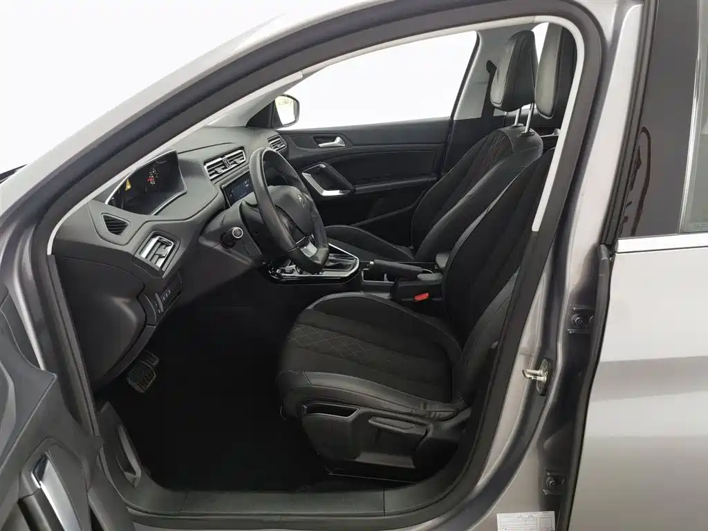 Peugeot 308 2017 — фото 10