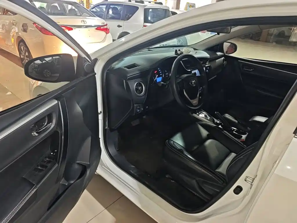 Toyota Corolla 2019 — фото 16