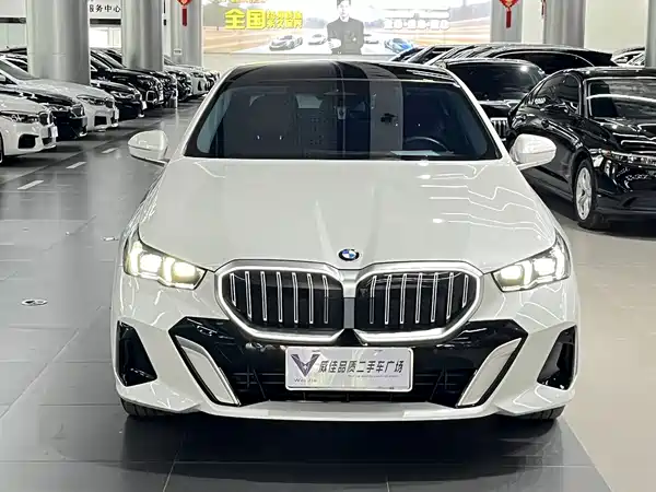 BMW 5 Series 2025