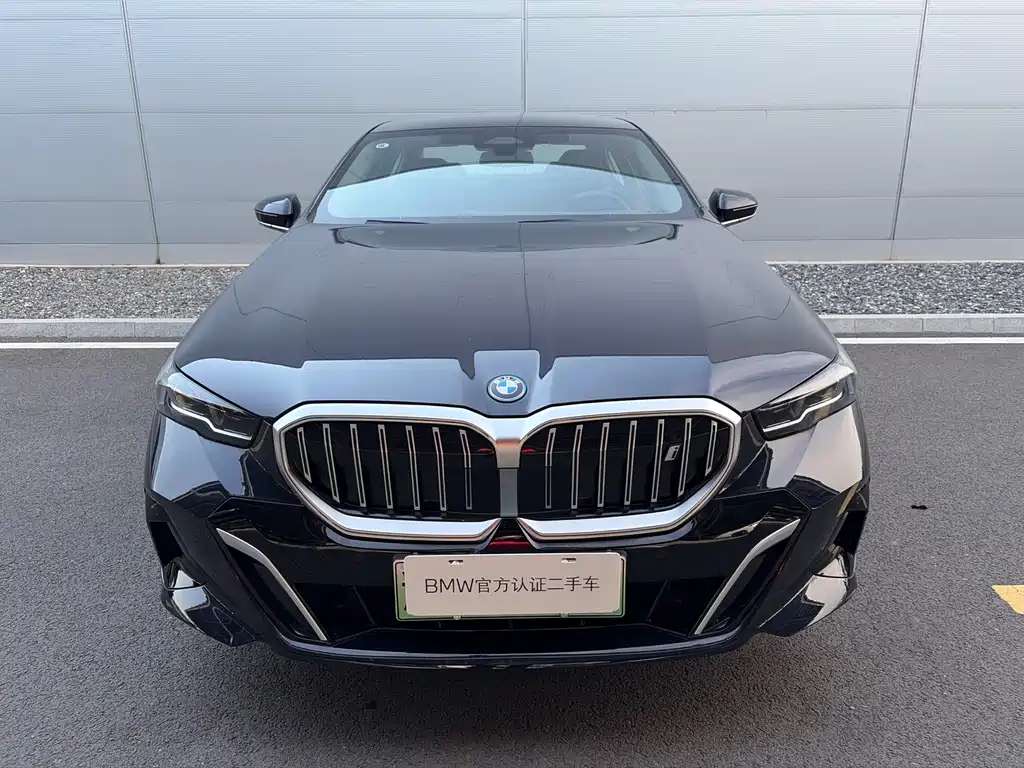 BMW i5 2025 — фото 2
