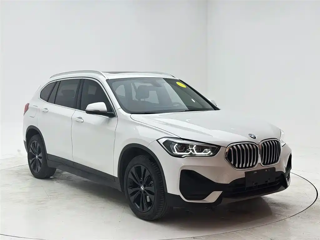 BMW X1 2021 — фото 3