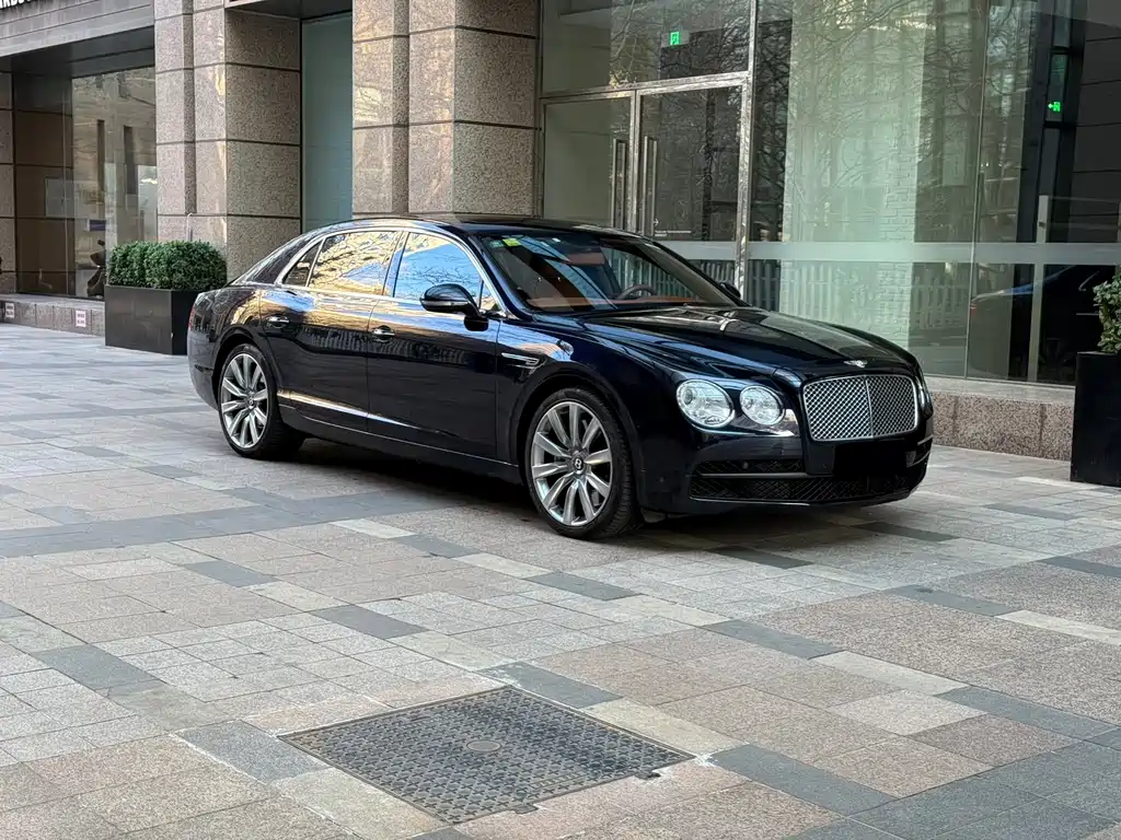 Bentley Flying Spur 2018 — фото 1
