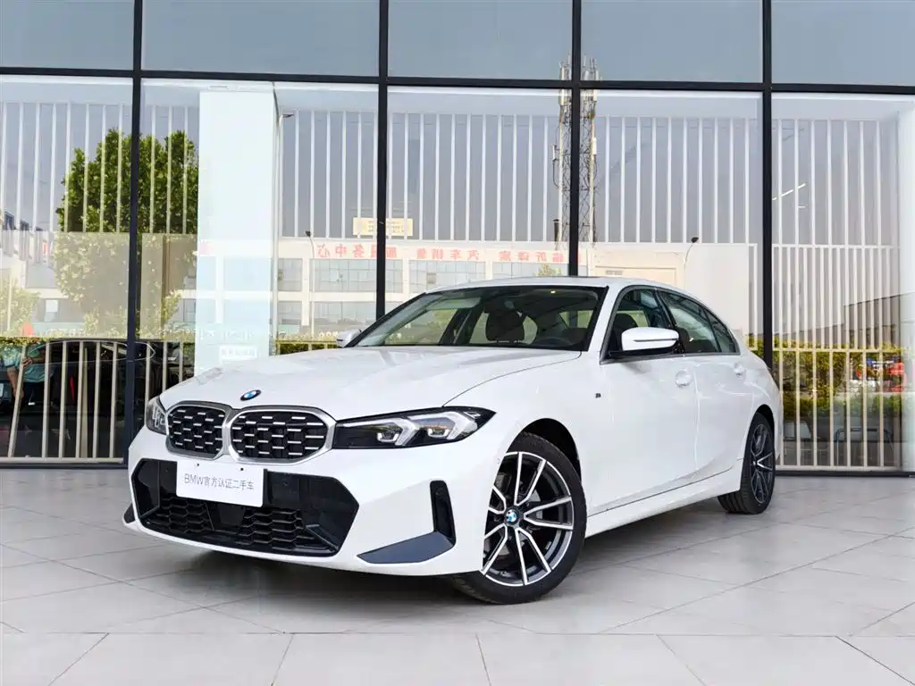 BMW 3 Series 2025 — фото 1
