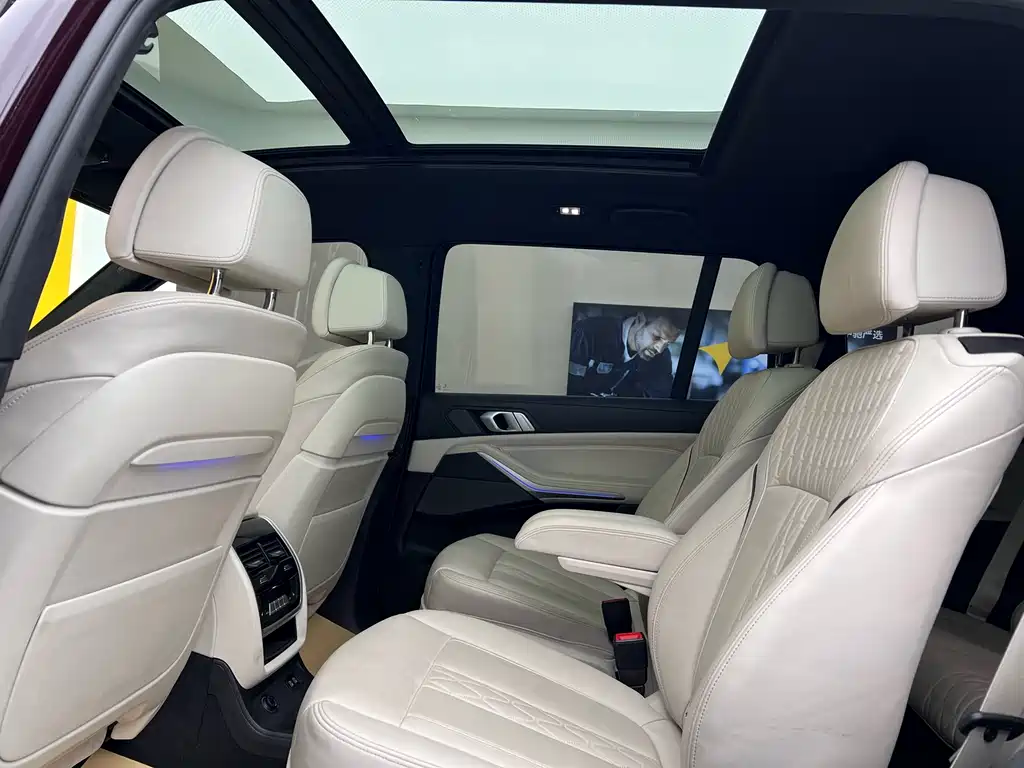 BMW X7 2021 — фото 10